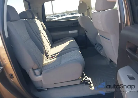 2008 Toyota Tundra Base 5.7L V8 z USA, uszkodzony, nr VIN 5TFDV54178X064932